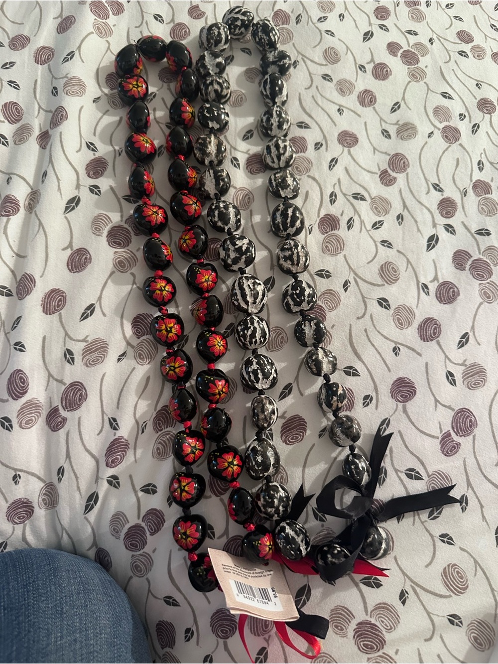 2 Hawaiian Kukui Necklace Handpainted Hibiscus Flowers,black/white 35" Hand tied